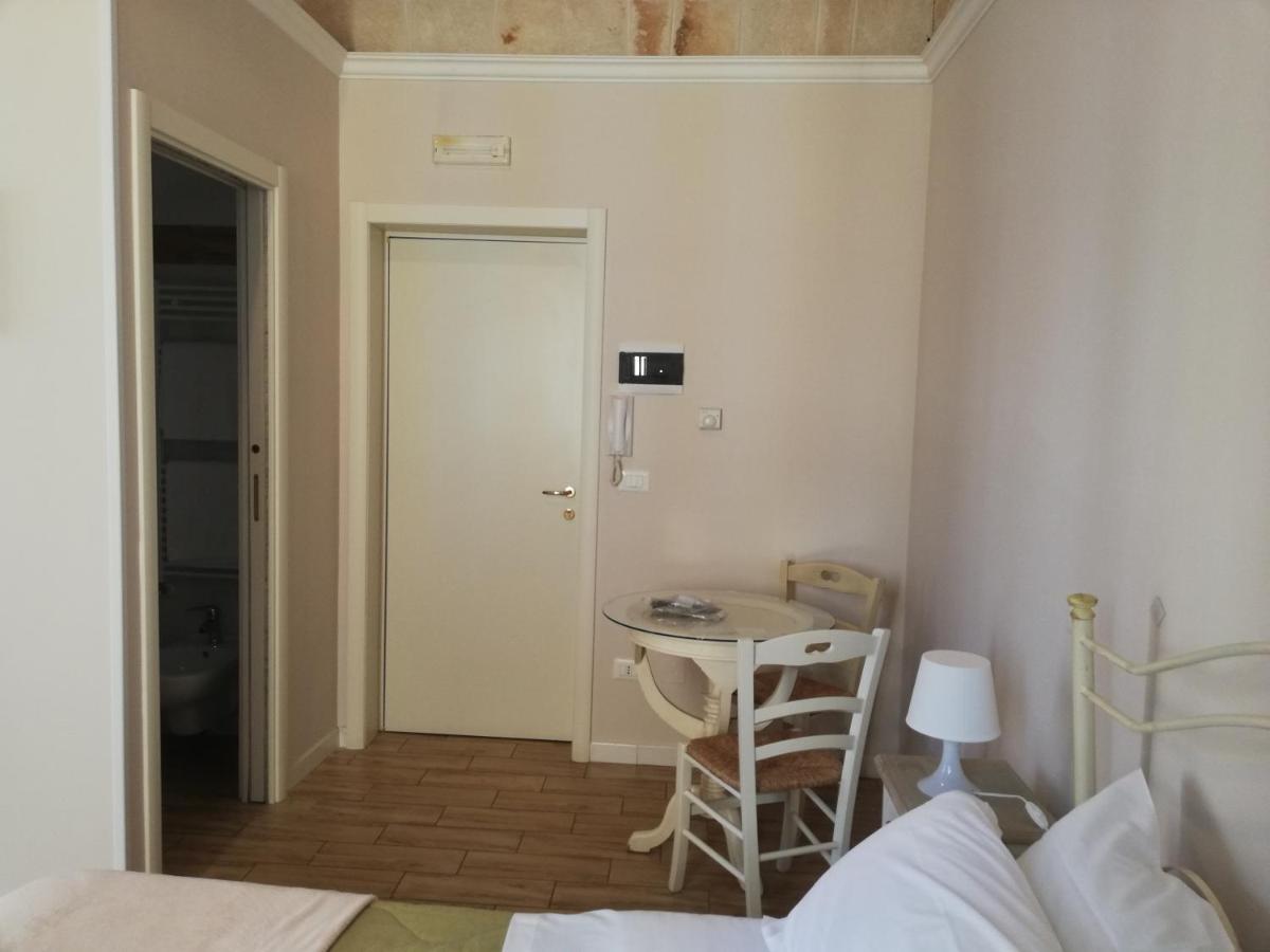 Al Rosa Antico Hotel Monopoli Luaran gambar