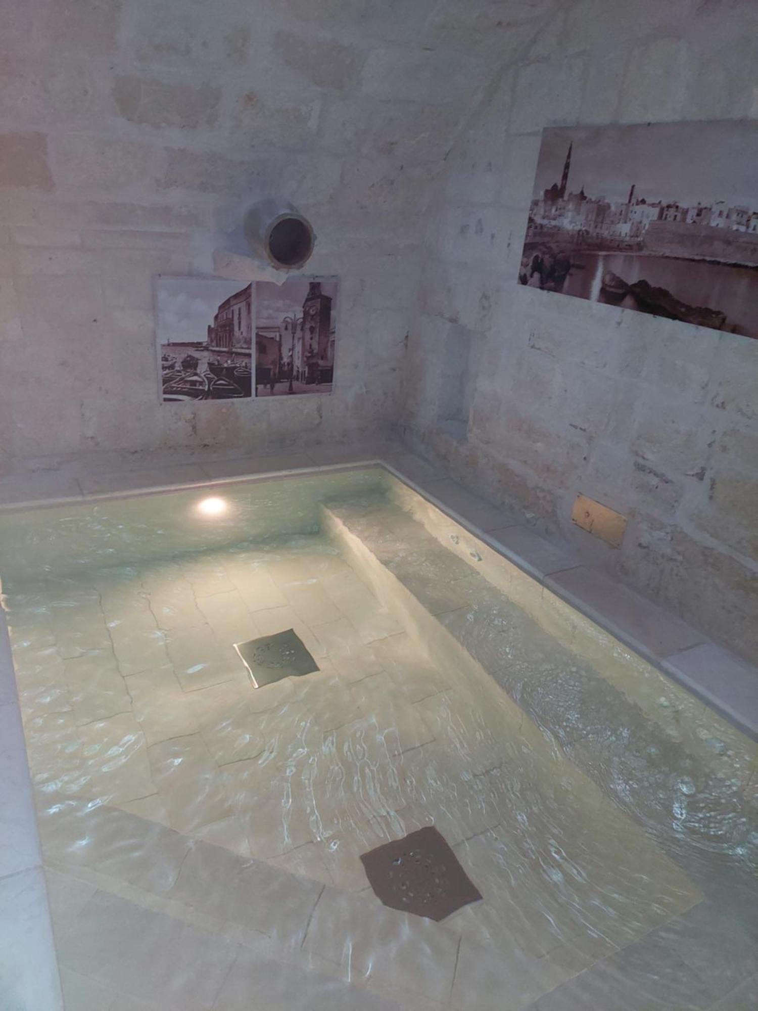 Al Rosa Antico Hotel Monopoli Luaran gambar