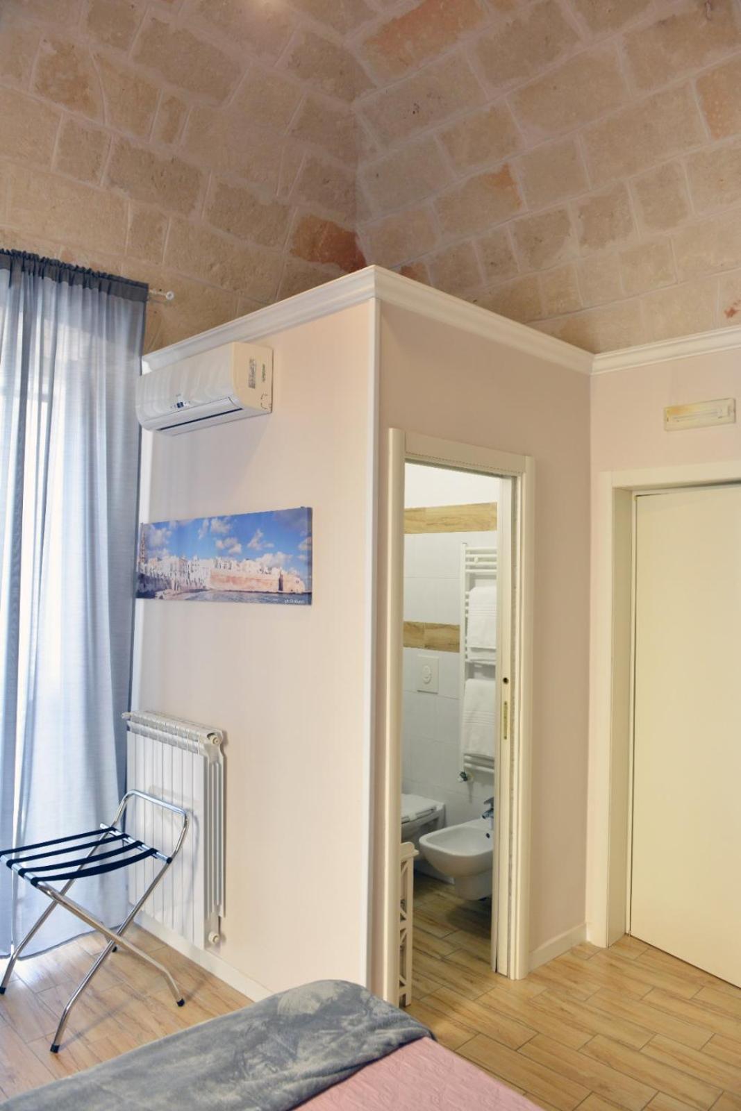Al Rosa Antico Hotel Monopoli Luaran gambar